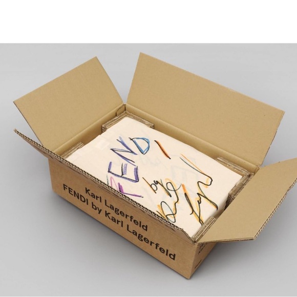 Fendi FF By Karl Lagerfeld logo monogram Collectors wooden trunk book USB NEW - Picture 7 of 12